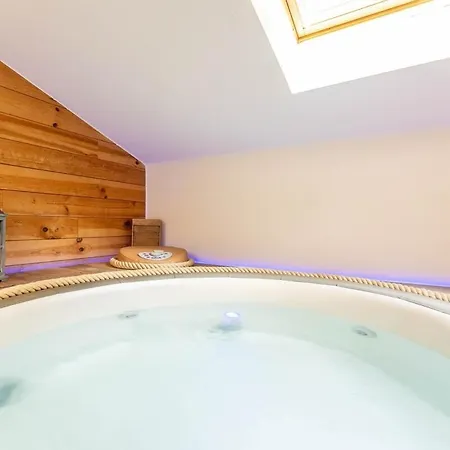 Le Lov't - Avec Jacuzzi Spontin