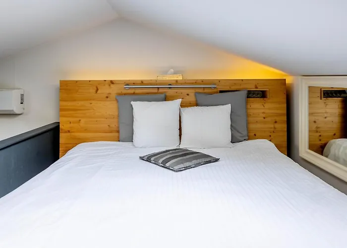 Le Lov't - Avec Jacuzzi Apartment Spontin